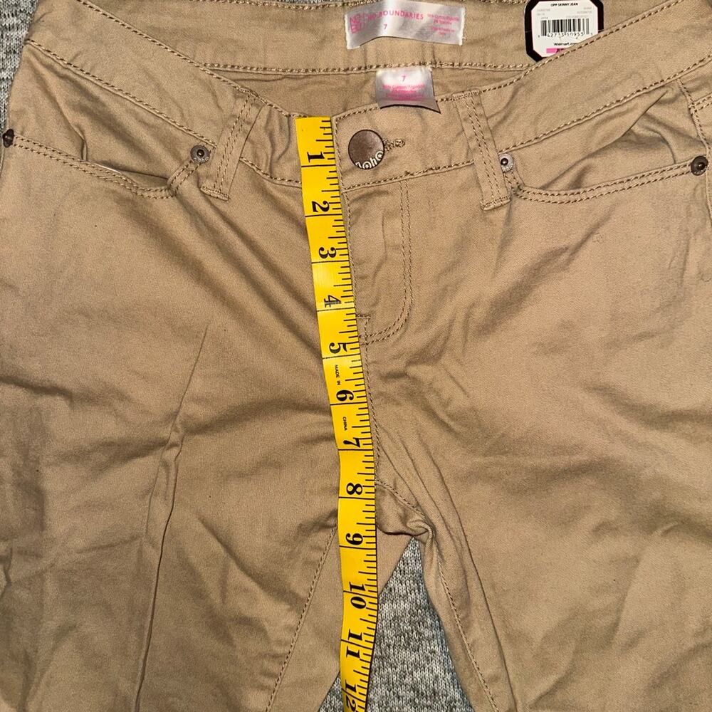 No Boundaries Khaki Pants Juniors 7 Slim Fit Neutral Everyday Pants